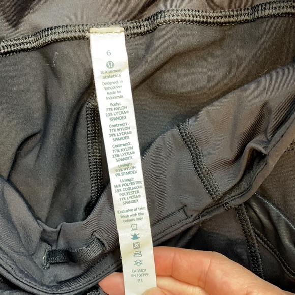 Lululemon Chase Me Crop II mesh pocketed leggings reflective - Picture 7 of 8